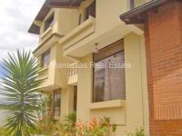Casa en Arriendo en Quito, Cumbaya