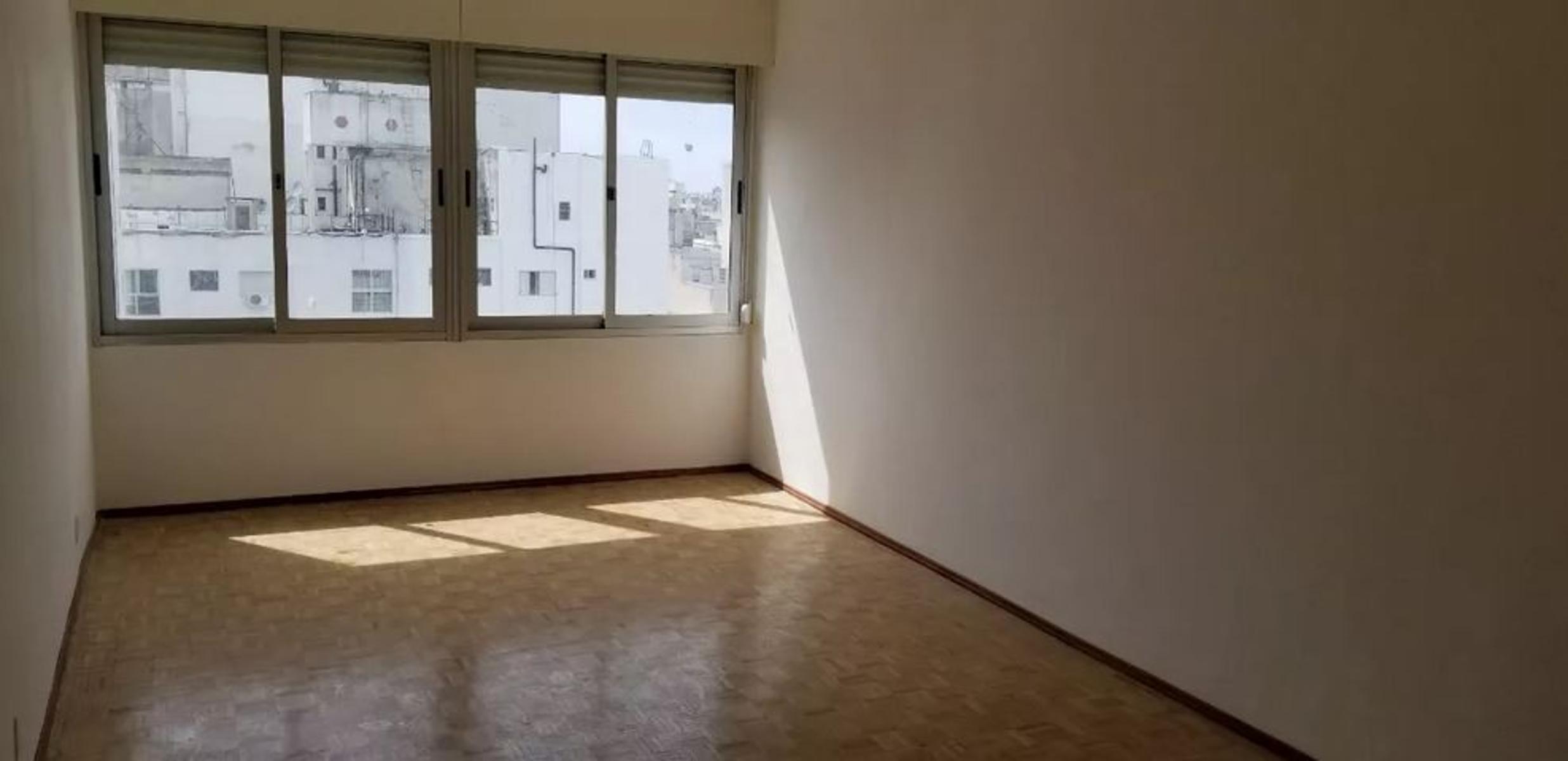Foto Apartamento en Venta en Centro, Montevideo - U$D 150.000 - map246512 - BienesOnLine