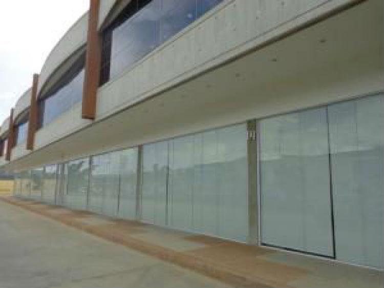 Casas en alquiler en barcelona higuerote con piscina