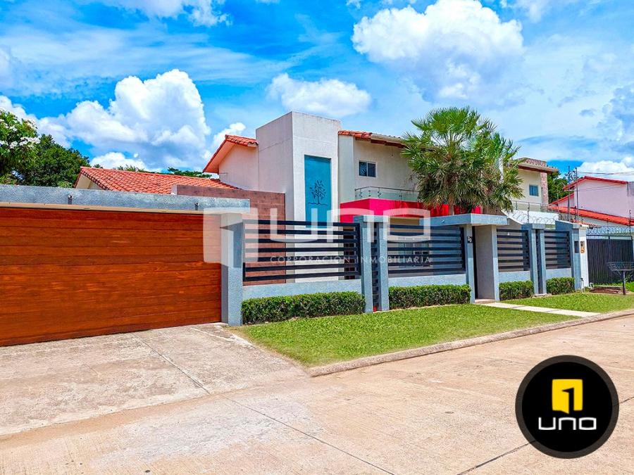 Foto Casa en Venta en Santa Cruz de la Sierra, Santa Cruz - U$D 298.000 - CAV6003 - BienesOnLine