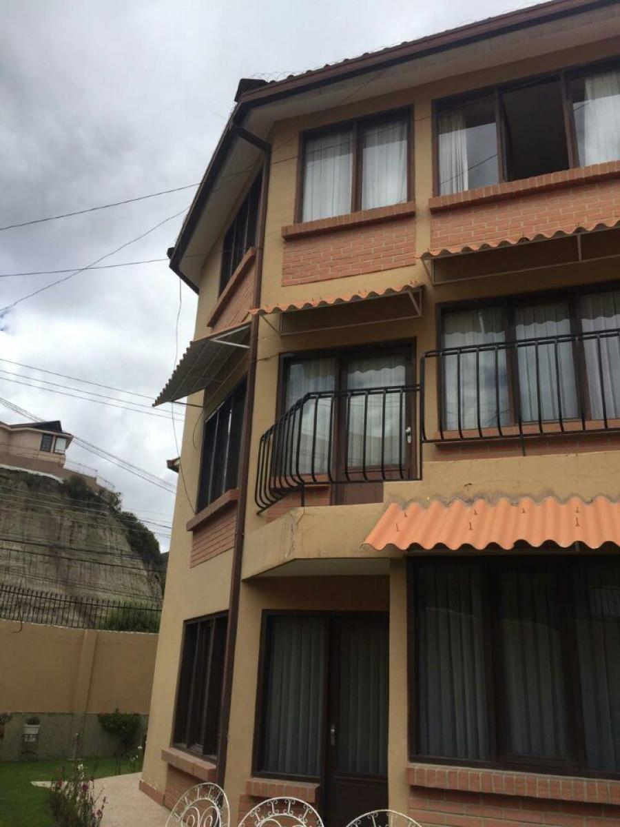 Foto Casa en Venta en ACHUMANI, La Paz, La Paz - U$D 385.000 - CAV4244 - BienesOnLine
