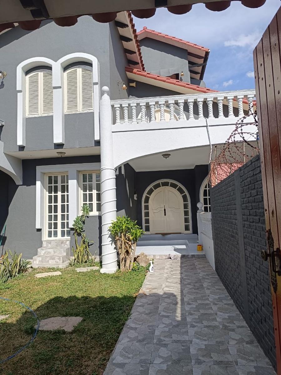 Foto Casa en Alquiler en av brasil, Santa Cruz de la Sierra, Santa Cruz - U$D 1.700 - CAA7301 - BienesOnLine