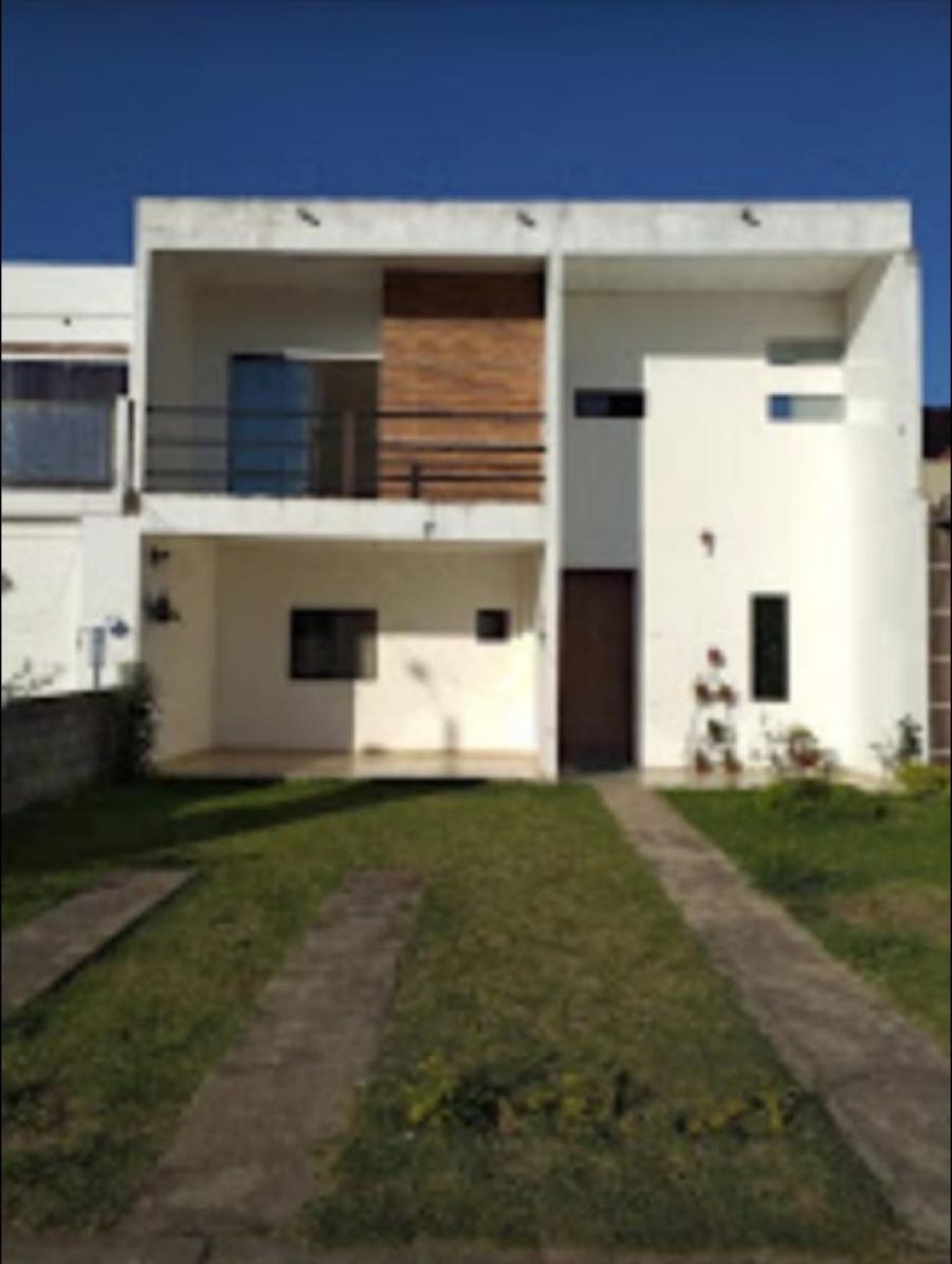 Foto Casa en Venta en Urbanizacion Akualand, Santa Cruz de la Sierra, Santa Cruz - U$D 23.000 - CAV6313 - BienesOnLine