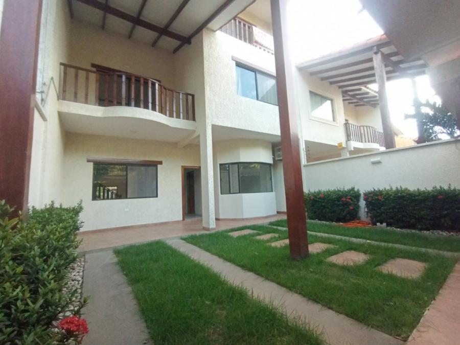 Foto Casa en Alquiler en Zona Norte 5to y 6to anillo Cerca a la Clinica las, Santa Cruz de la Sierra, Santa Cruz - $ 9.800 - CAA7546 - BienesOnLine