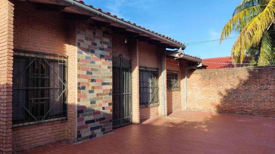 Foto Casa en Venta en Santa Cruz de la Sierra, Santa Cruz - U$D 155.000 - CAV5638 - BienesOnLine