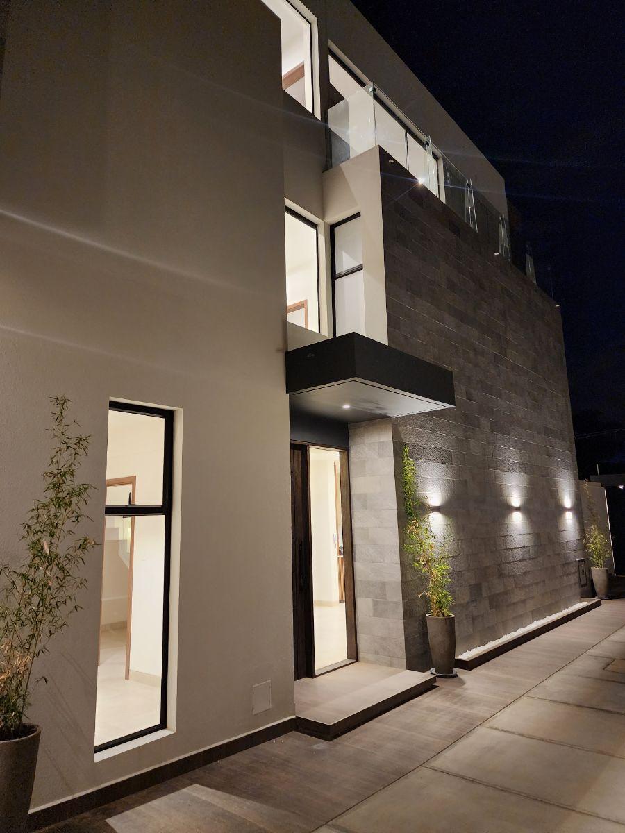Home in Metric Way
