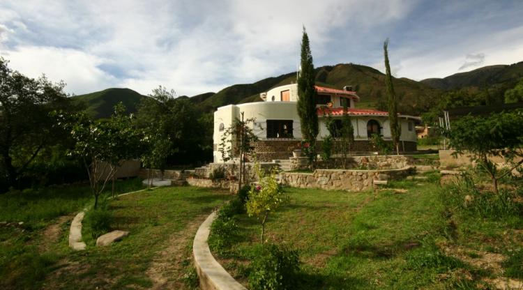 Foto Casa en Venta en Tiquipaya, Cochabamba - U$D 379.000 - CAV2244 - BienesOnLine