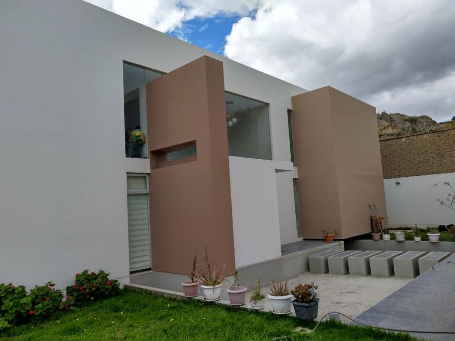 Foto Casa en Venta en Las Lomas de Achumani, La Paz, La Paz - U$D 325.000 - CAV5948 - BienesOnLine