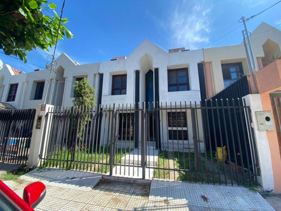 Foto Casa en Venta en Urbari, Santa Cruz de la Sierra, Santa Cruz - U$D 185.000 - CAV5845 - BienesOnLine