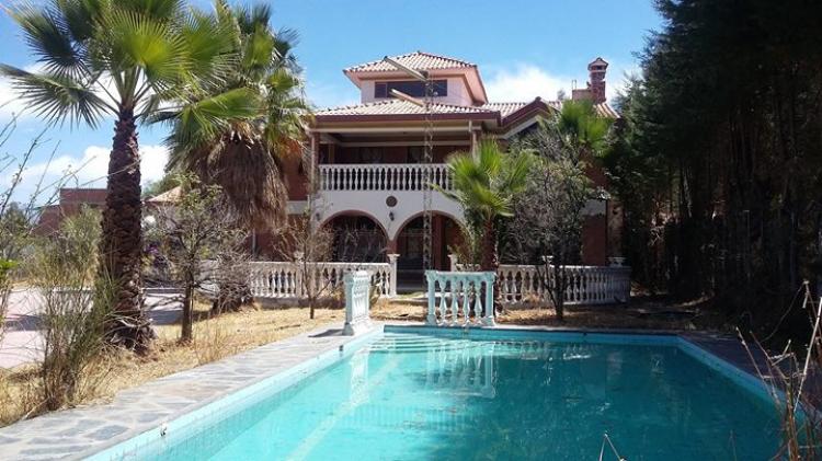 Foto Casa en Venta en Tiquipaya, Cochabamba - U$D 330.000 - CAV1760 - BienesOnLine