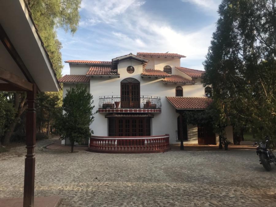 Foto Casa en Venta en Tiquipaya, Cochabamba - U$D 470.000 - CAV4931 - BienesOnLine