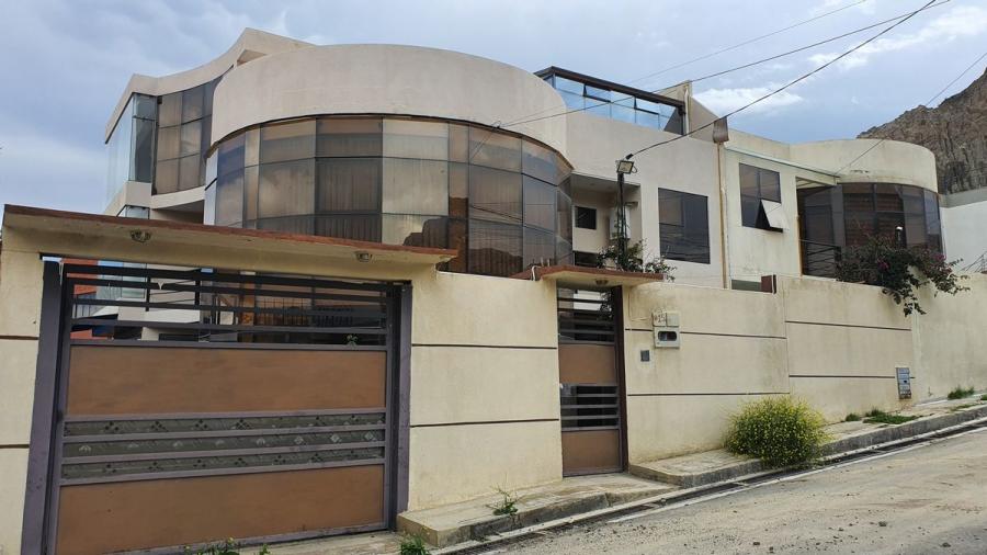 Foto Casa en Venta en Mallasilla, La Paz, La Paz - U$D 245.000 - CAV7577 - BienesOnLine