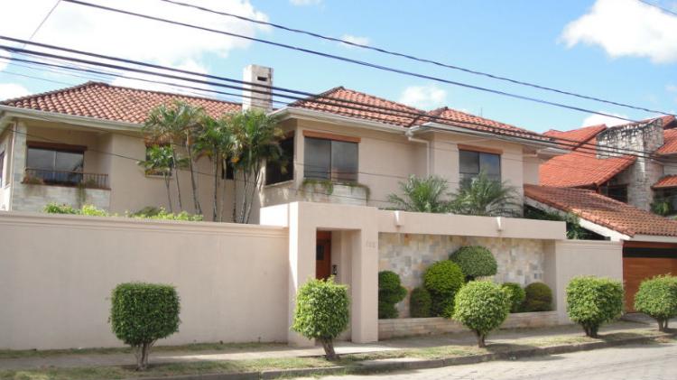 Foto Casa en Venta en Las Palmas, Santa Cruz de la Sierra, Santa Cruz - U$D 750.000 - CAV455 - BienesOnLine