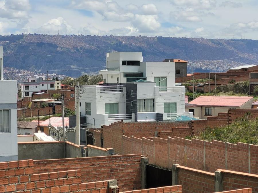 Foto Casa en Venta en Lomas de Achumani, La Paz, La Paz - U$D 265.000 - CAV6310 - BienesOnLine