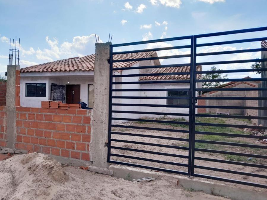 Foto Casa en Venta en Urbanizacin Akualand Bisa, Santa Cruz de la Sierra, Santa Cruz - U$D 72.000 - CAV7144 - BienesOnLine