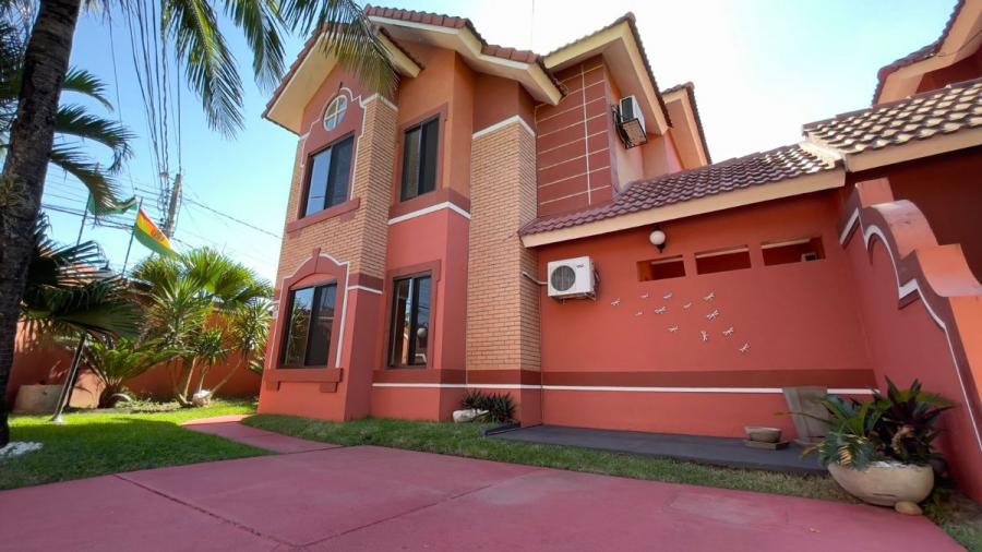 Foto Casa en Venta en Av. Banzer y 7mo Anillo, Santa Cruz de la Sierra, Santa Cruz - U$D 175.000 - CAV5295 - BienesOnLine