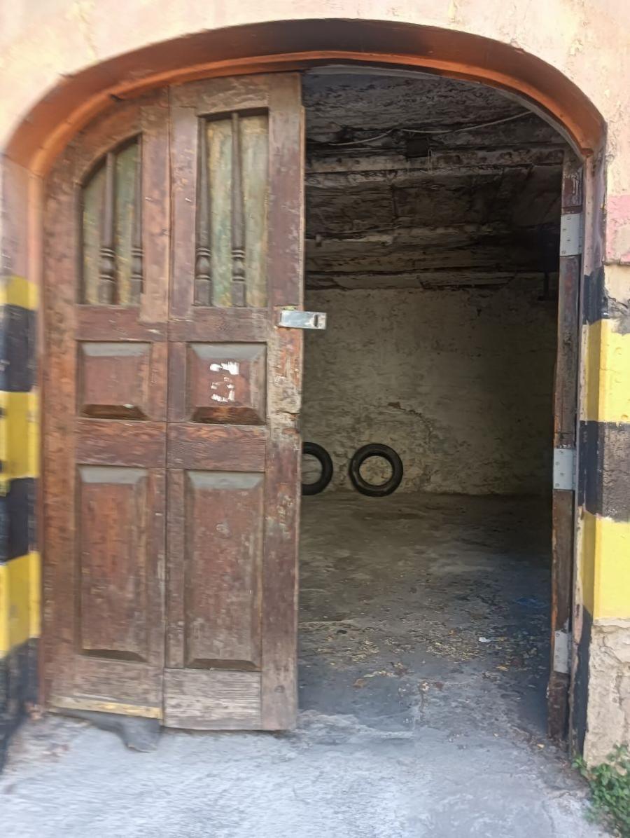Foto Estacionamiento en Arriendo en A pasos Plazoleta Ecuador, Valparaíso, Valparaiso - $ 100.000 - EA155829 - BienesOnLine