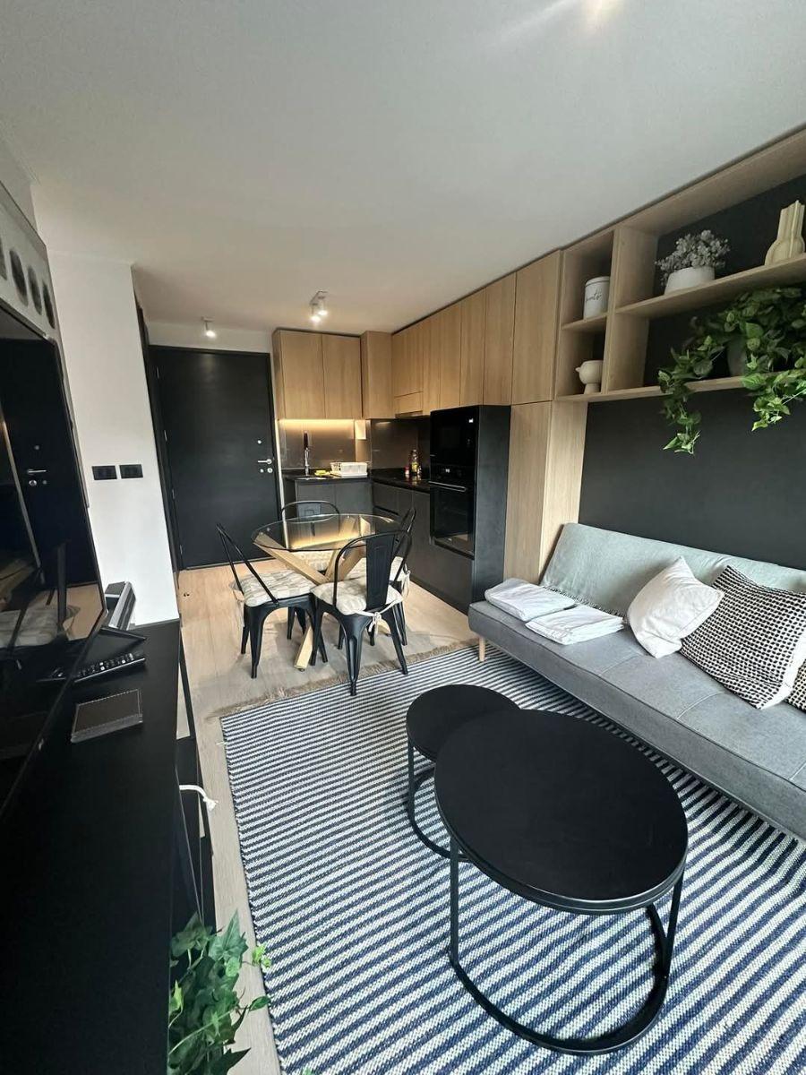 Home in Metric Way