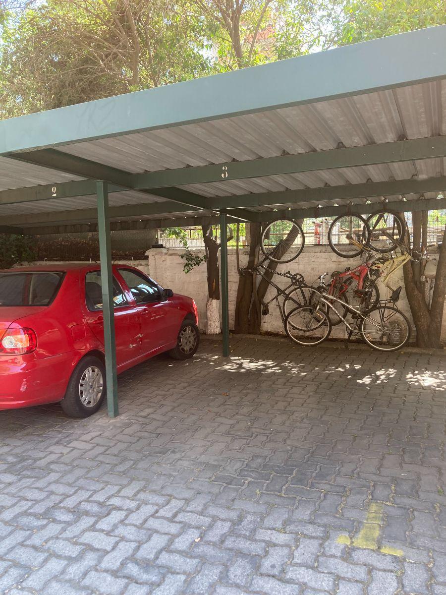 Foto Estacionamiento en Venta en Las Condes, Santiago - UFs 657 - EV146507 - BienesOnLine