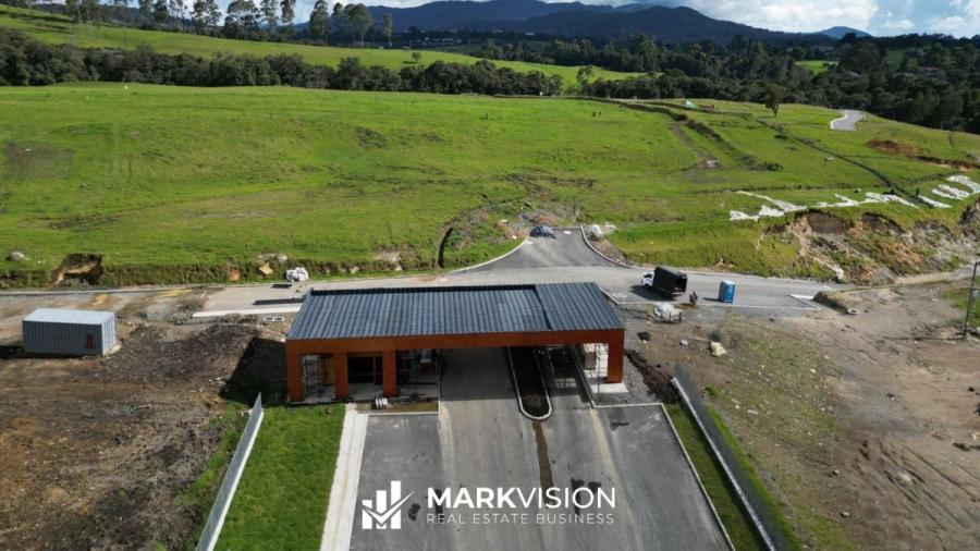 Foto Lote en Venta en La Acuarela, Envigado, Antioquia - $ 1.360.000.000 - LOV202415 - BienesOnLine