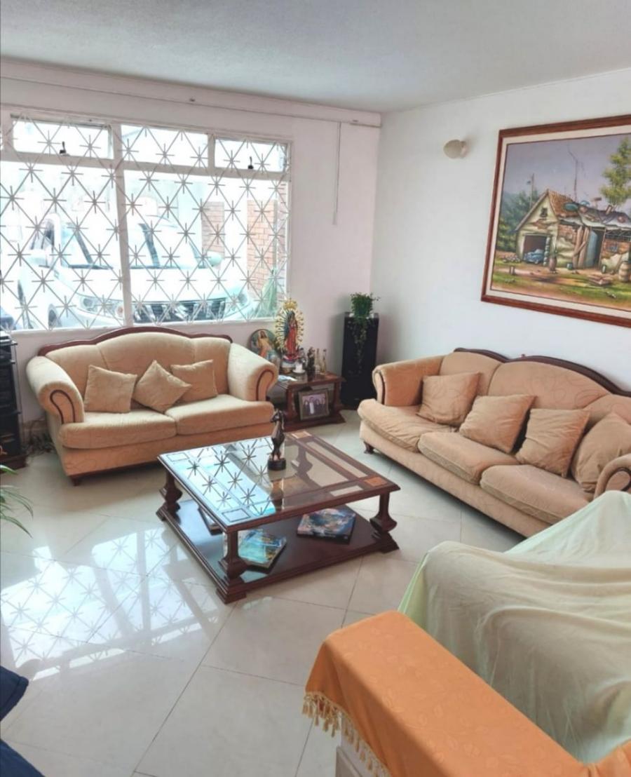  VENDO CASA O ARRIENDO REMODELADA EN MODELIA BOGOTA