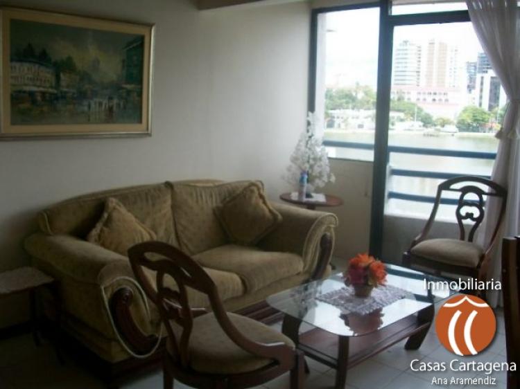 APARTAMENTO AMOBLADO EN LAGUITO FRENTE AL MAR