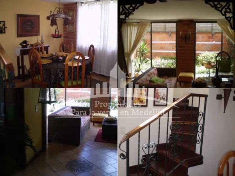 Foto Casa en Venta en Medellín, Antioquia - $ 210.000.000 - CAV35525 - BienesOnLine