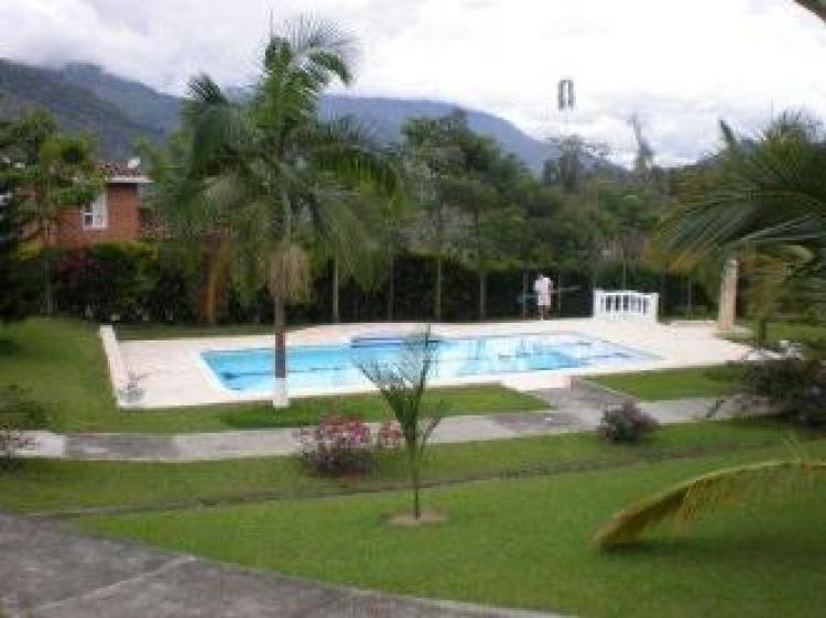 FINCA EN VENTA EN GIRARDOTA $ 2.000.000.000