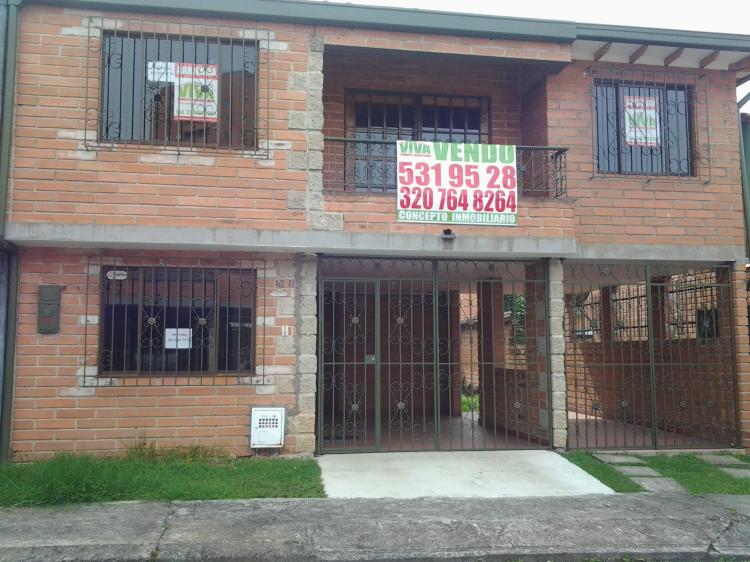 Amplia casa para arriendo, Altos de la pereira