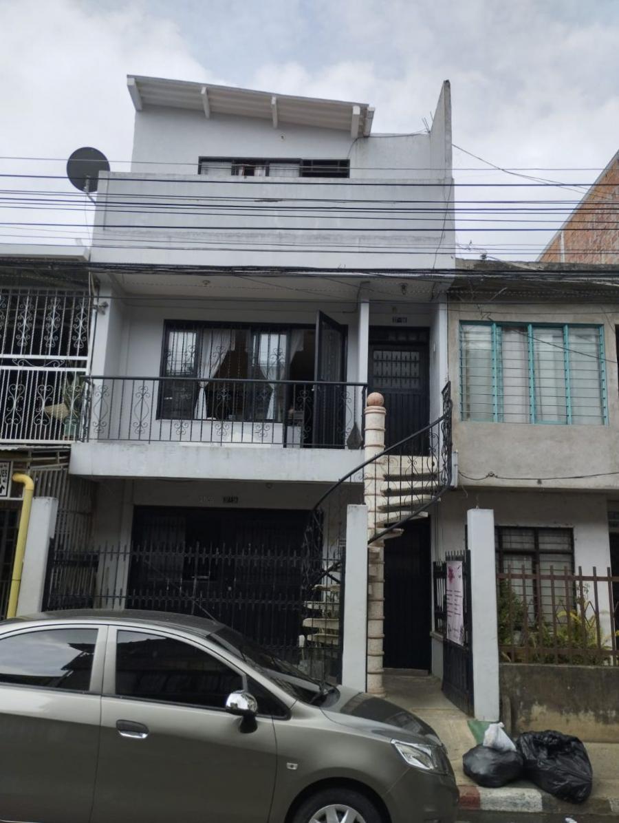 Apartamento en 2do piso en el barrio el Pondaje