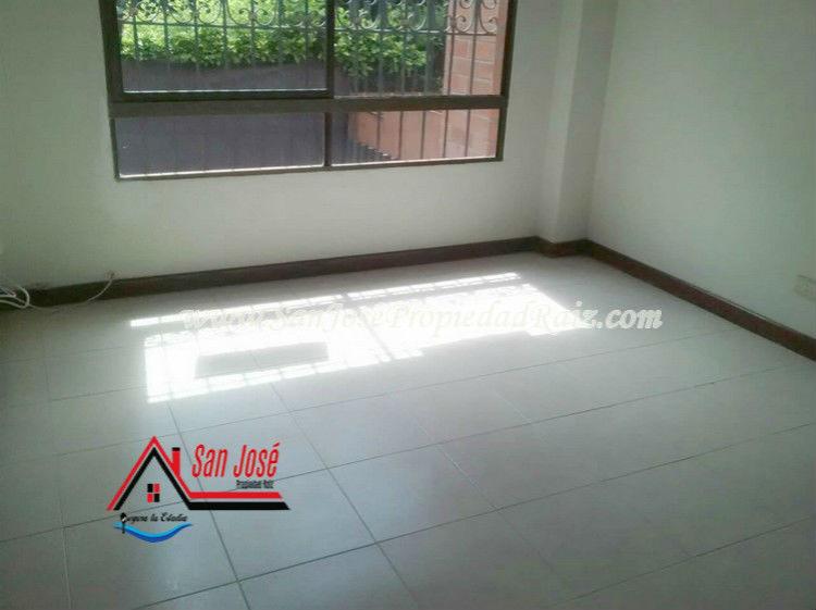 Foto Casa en Arriendo en Envigado, Antioquia - $ 1.700.000 - CAA123110 - BienesOnLine