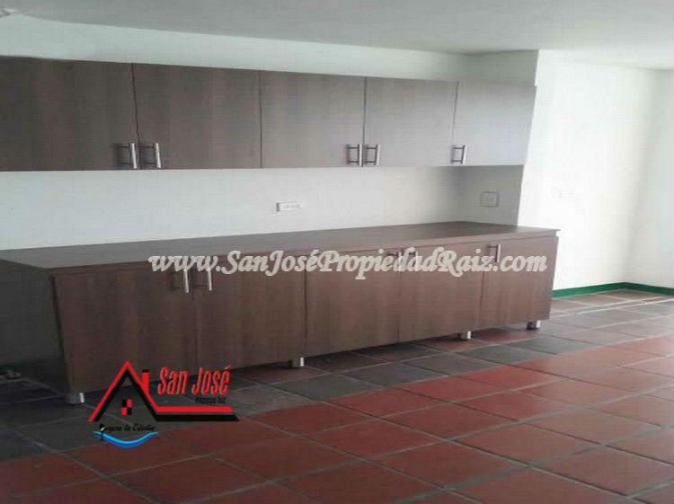 Arriendo Casa Convencional en Envigado Otra Parte Cód. 2383