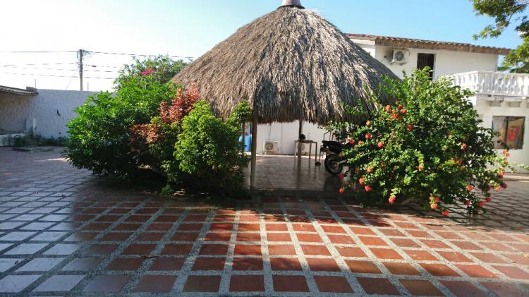 ARRIENDO DE CASA PARA GRUPOS GRANDES POR DIA EN CARTAGENA