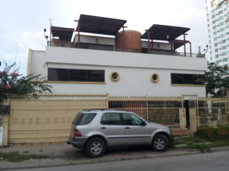 Arriendo para vacaciones hermosa casa en Cartagena, ubicada en el prestigioso barrio Castillogrande