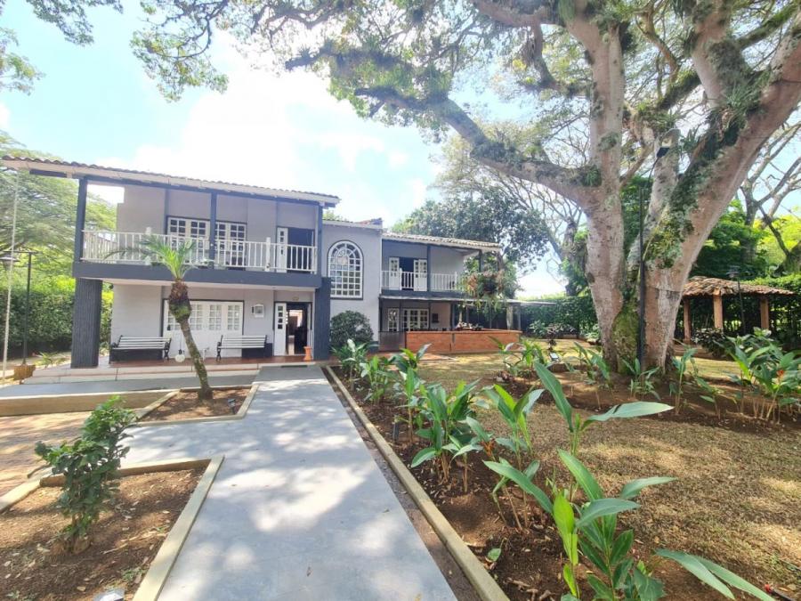Home in Metric Way