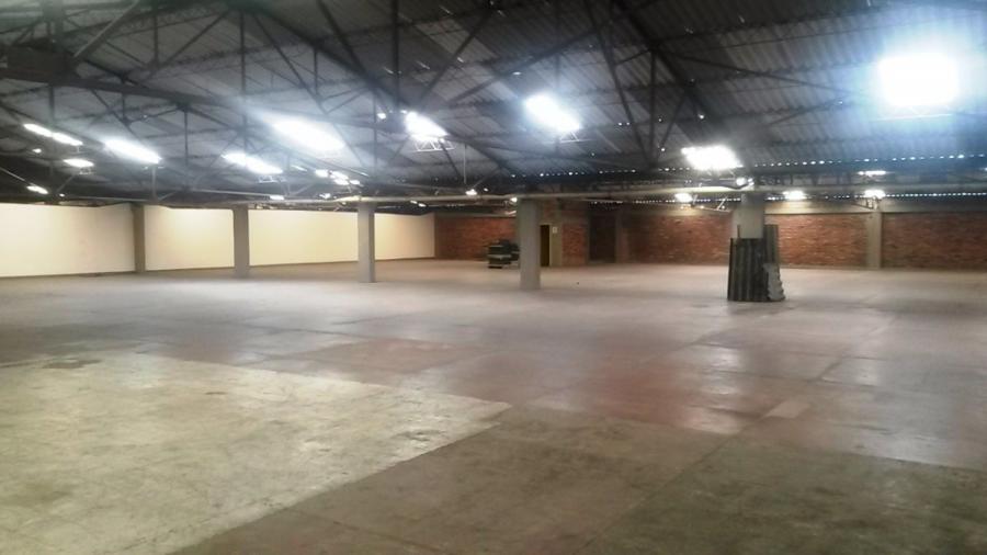 BODEGA EN ARRIENDO MONTEVIDEO 15.700 M2