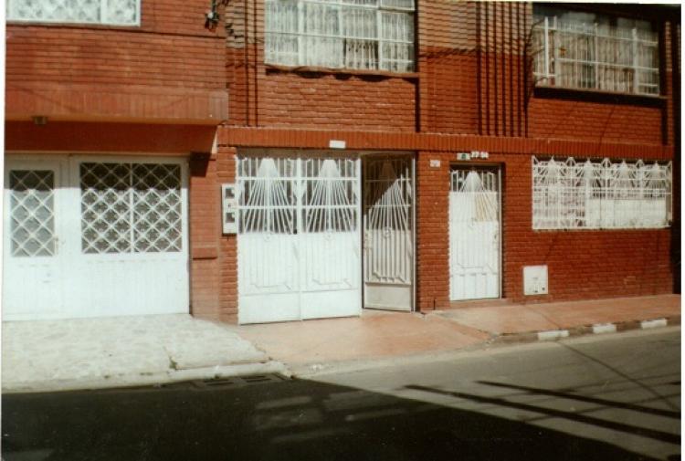 Foto Casa en Venta en CENTENERIO, Rafael Uribe, Bogota D.C - $ 150.000.000 - CAV25795 - BienesOnLine