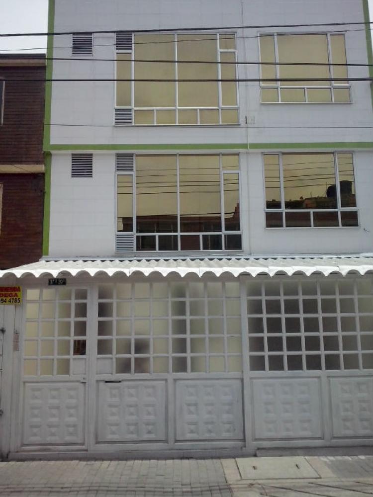 Foto Casa en Venta en LA ALQUERIA, Carvajal, Bogota D.C - $ 480.000.000 - CAV73650 - BienesOnLine