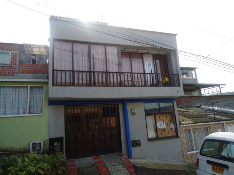 CASA CON RENTA - LA CUMBRE - $140.000.000