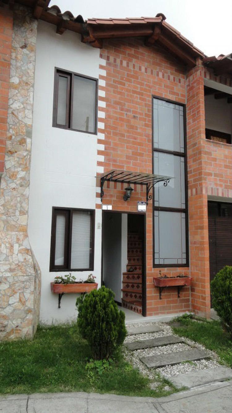 Casa en venta en el Retiro en unidad cerrada, lugar tranquilo, agradable, bien habitado.