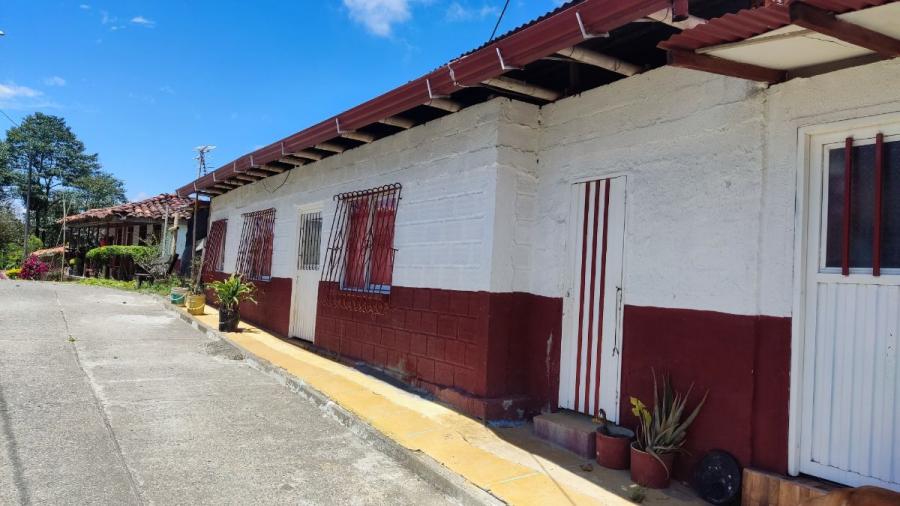 Casa en Vereda la Palma/ La Virgnia Risaralda 