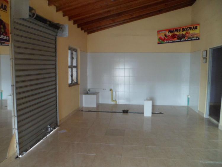 CASA Y LOCALES EN VENTA