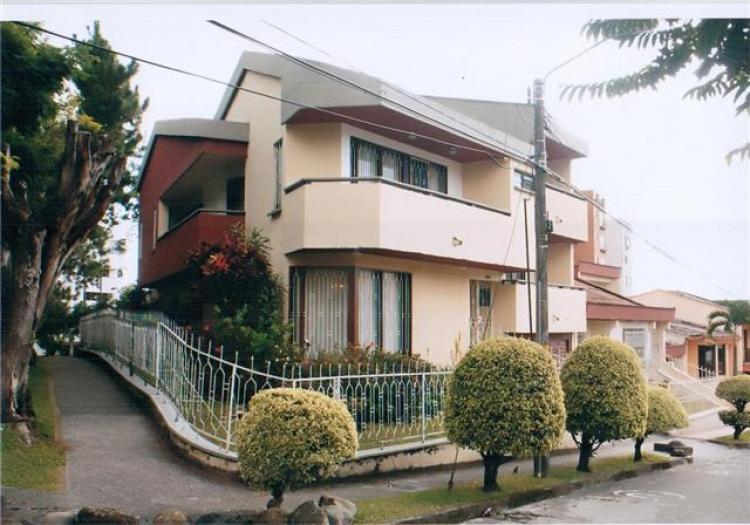 Foto Casa en Venta en Pinares, Pereira, Risaralda - U$D 580.000.000 - CAV7315 - BienesOnLine