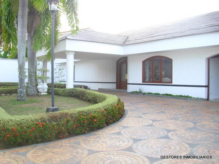 Foto Casa en Venta en CIUDAD JARDIN, Cali, Valle del Cauca - $ 1.600.000.000 - CAV24600 - BienesOnLine