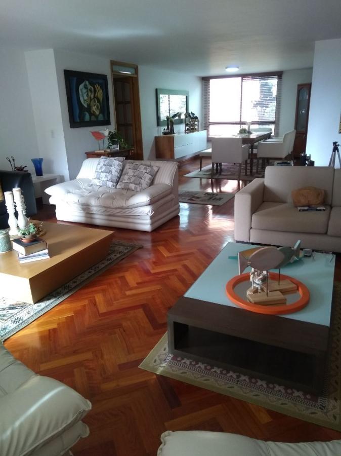 Excelente Apartamento. El Poblado. Campestre Alto.