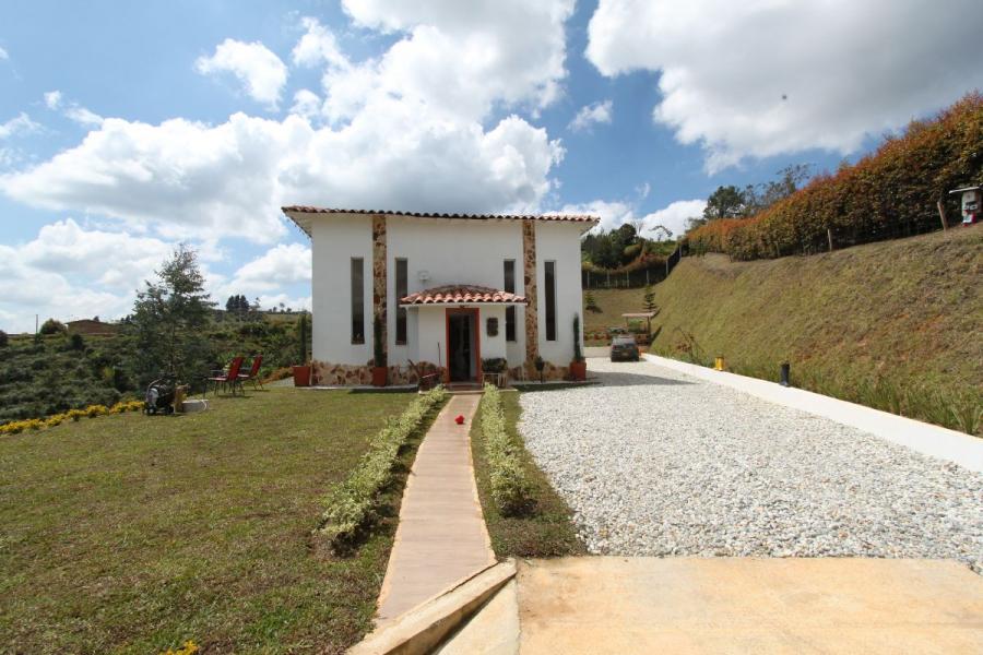 Finca en Guarne, unidad cerrada