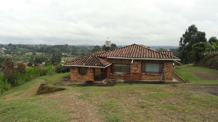 Finca en Rionegro, con pesebreras, 20.000 mts