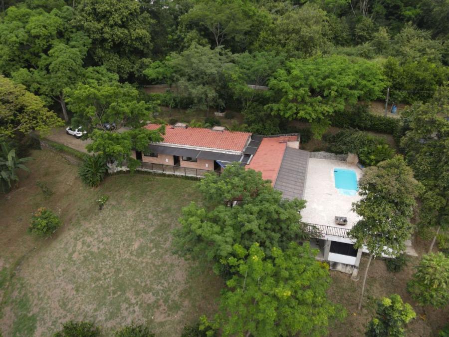 FINCA EN VENTA EN SOPETRAN EN UNIDAD CERRADA