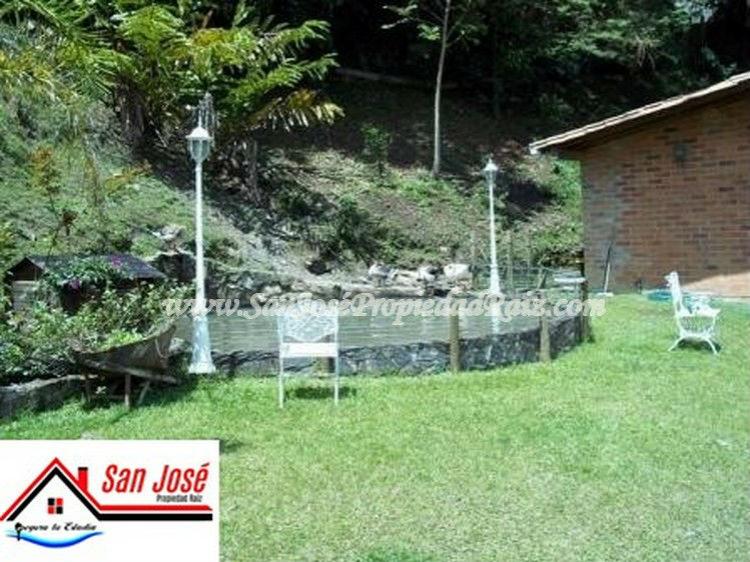 Finca para Alquilar en Girardota Cód. 1464mn