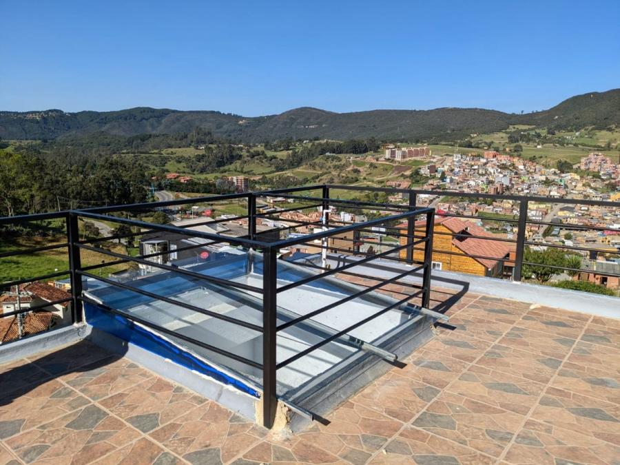 HERMOSA CASA EN LA CALERA